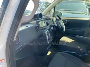 Toyota Spade 2018 White