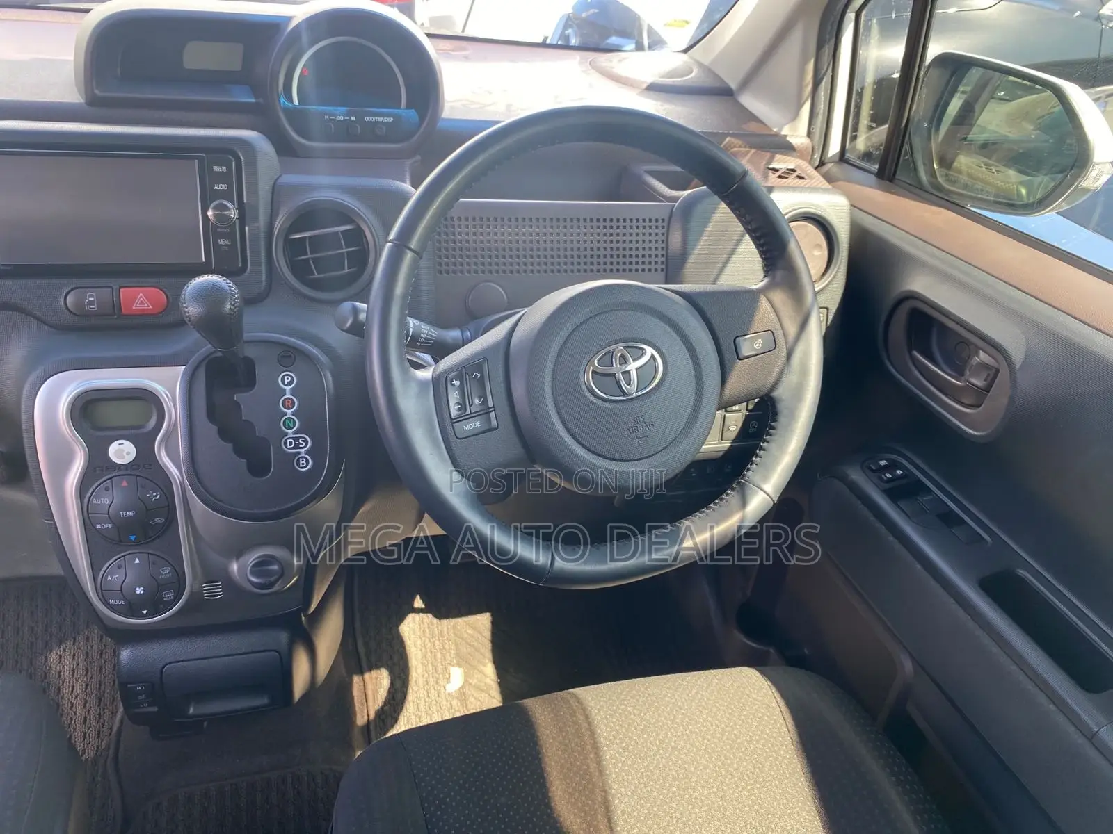 Toyota Spade 2018 White