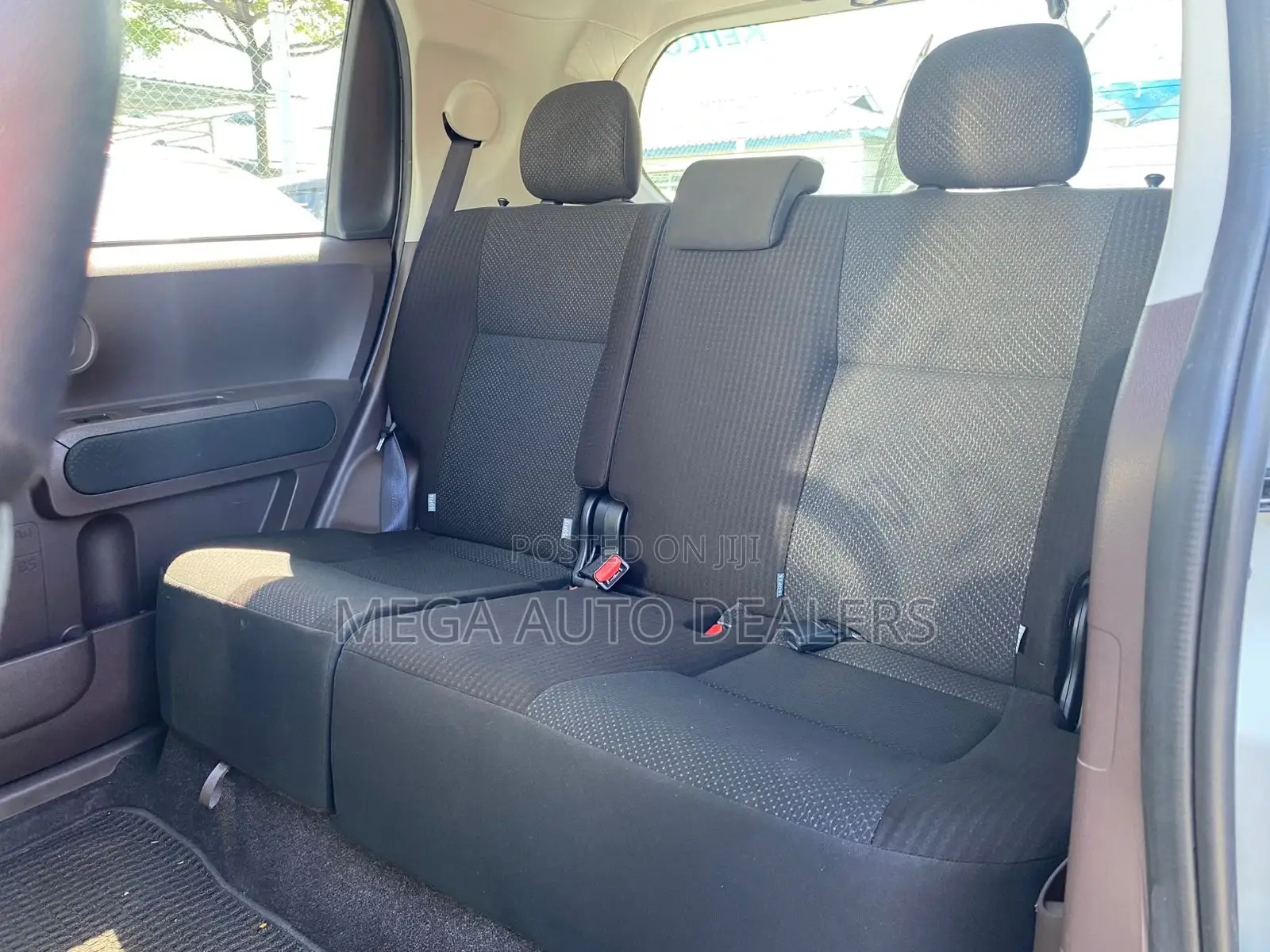 Toyota Spade 2018 White