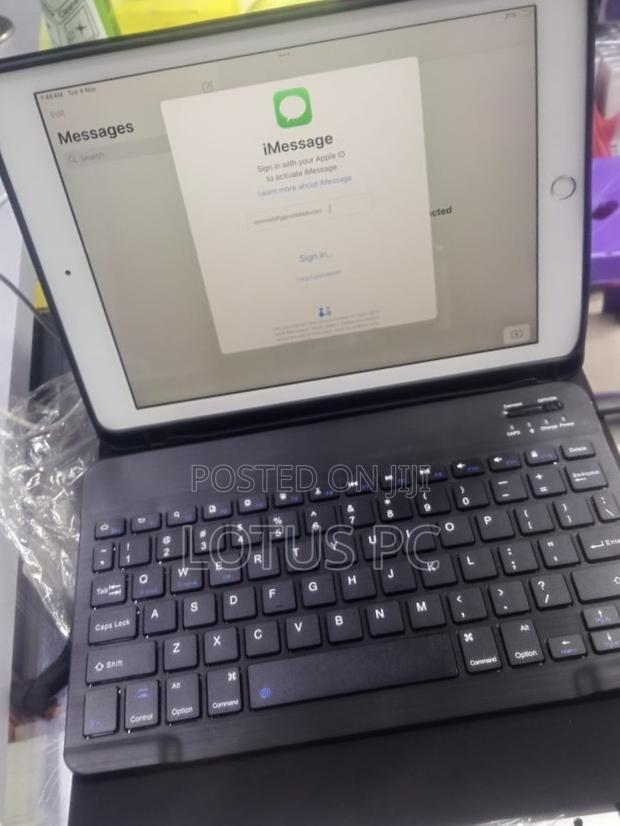 Apple iPad 9.7 128 GB Silver - main view