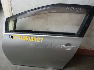 Sienta New Model Door
