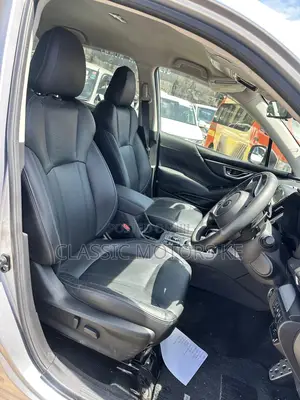 Subaru Forester Base AWD 2019 Silver