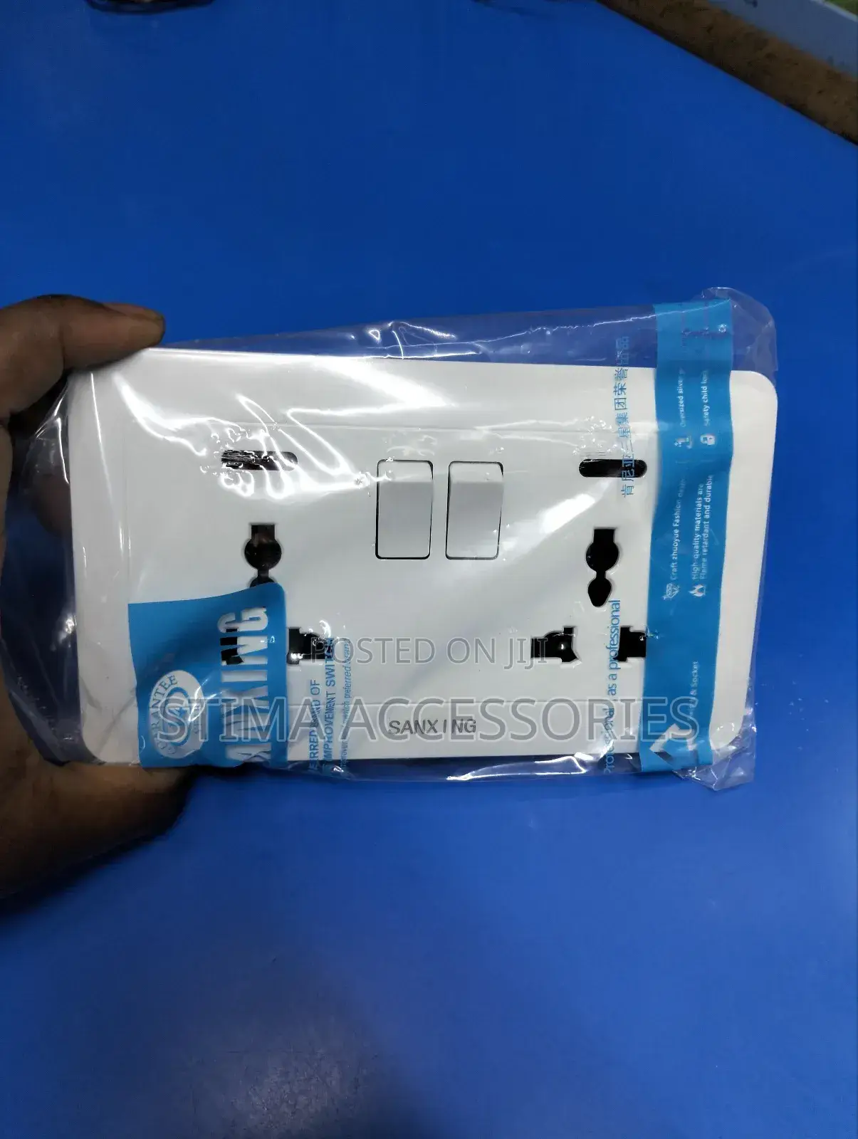 Universal Twin Socket