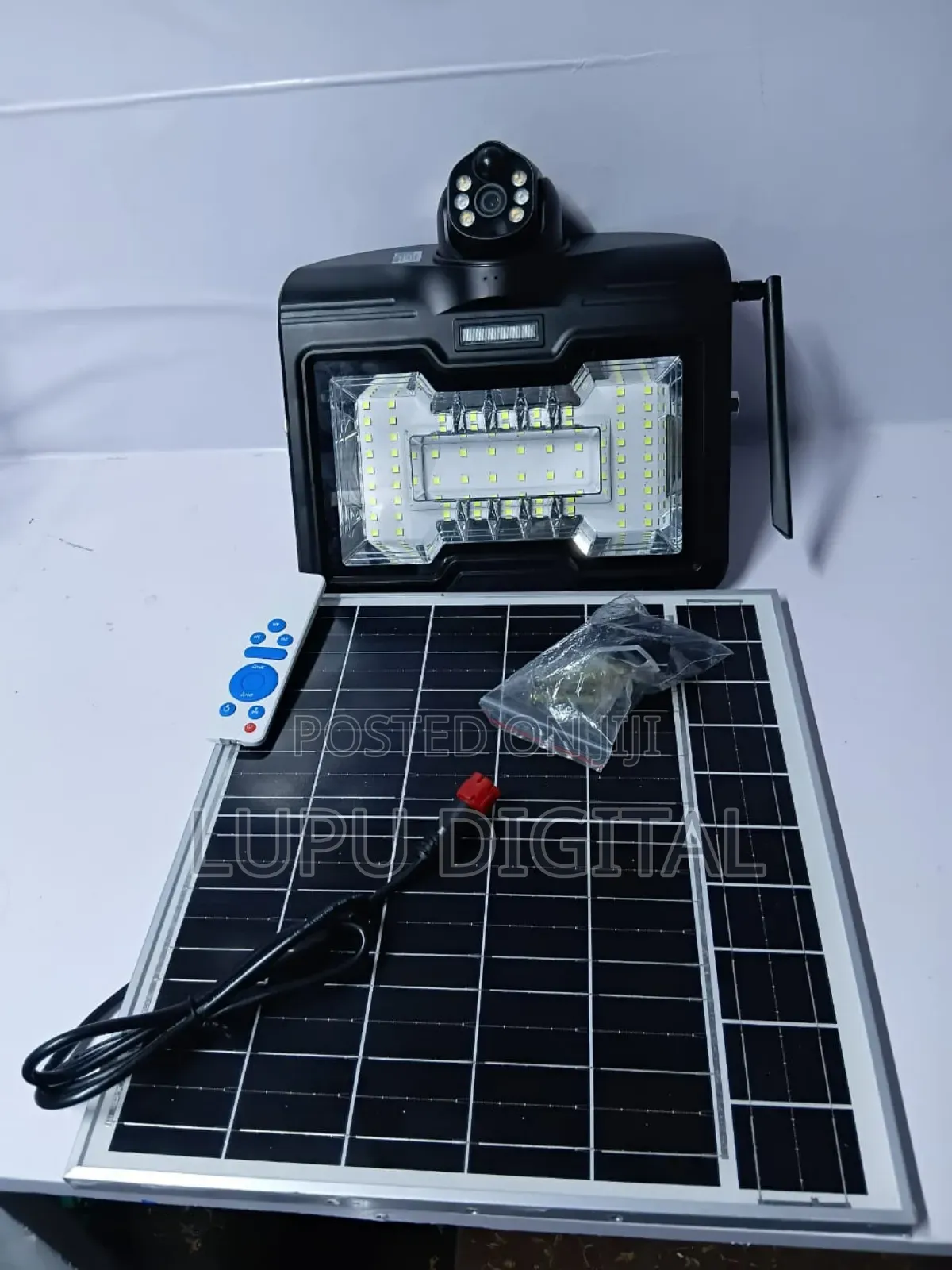 600 Watts Solar Floodlight With 4g PTZ CCTV Camera