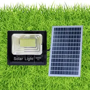 Maintenance-Free 200w Solar Flood Light Dusk to Dawn Ip67 Rated