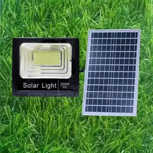 Energy Saving Ip67 200w Solar Flood Light With Inbuilt Battery Power