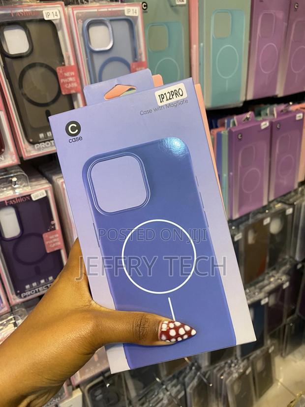 Captu Liquid Silicone Magsafe Magnetic Phone Case for iPhone 12 Pro - thumbnail 3