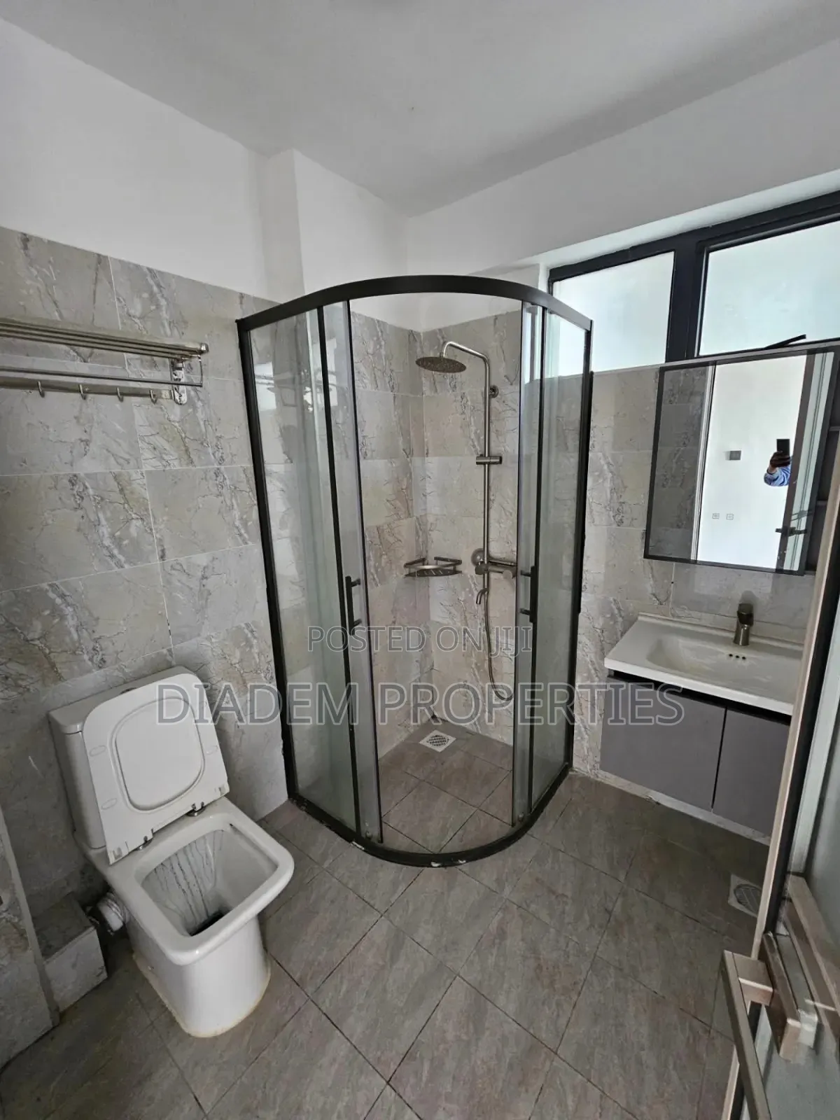 2bdrm Apartment in Valley Arcade for rent