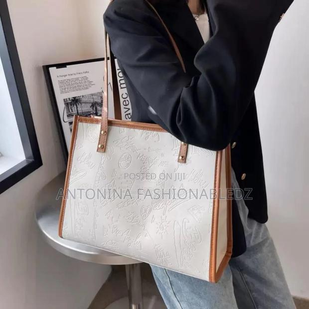Ladies Cute Handbag - thumbnail 4