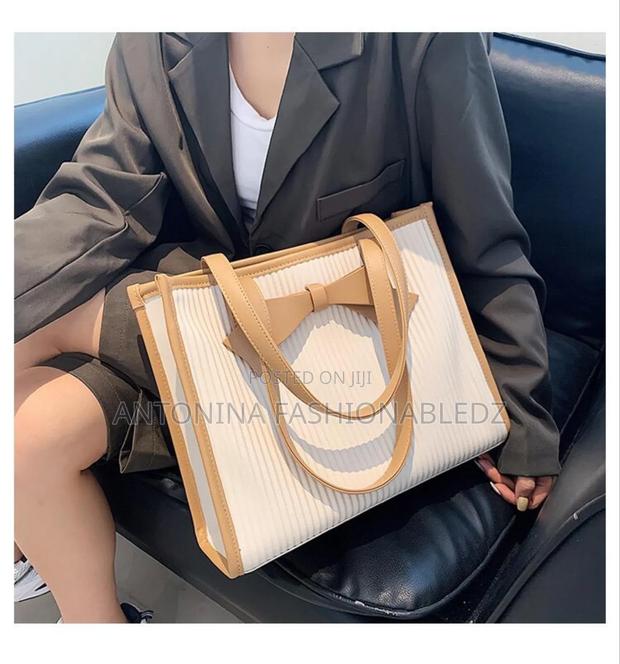 Classy Tote Handbag Available - thumbnail 3