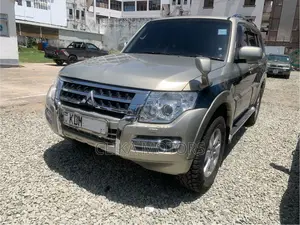Mitsubishi Pajero V80 3.2 DI-D 2017 Gray