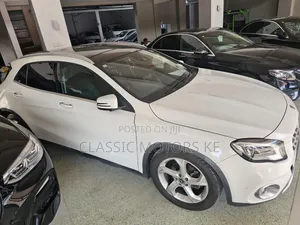 Mercedes-Benz GLA-Class 2019 White