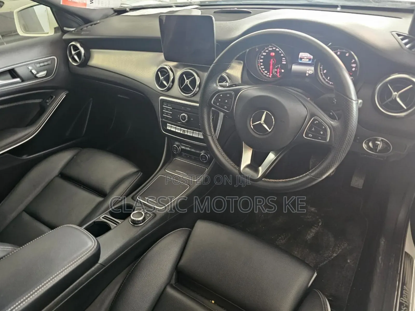 Mercedes-Benz GLA-Class 2019 White