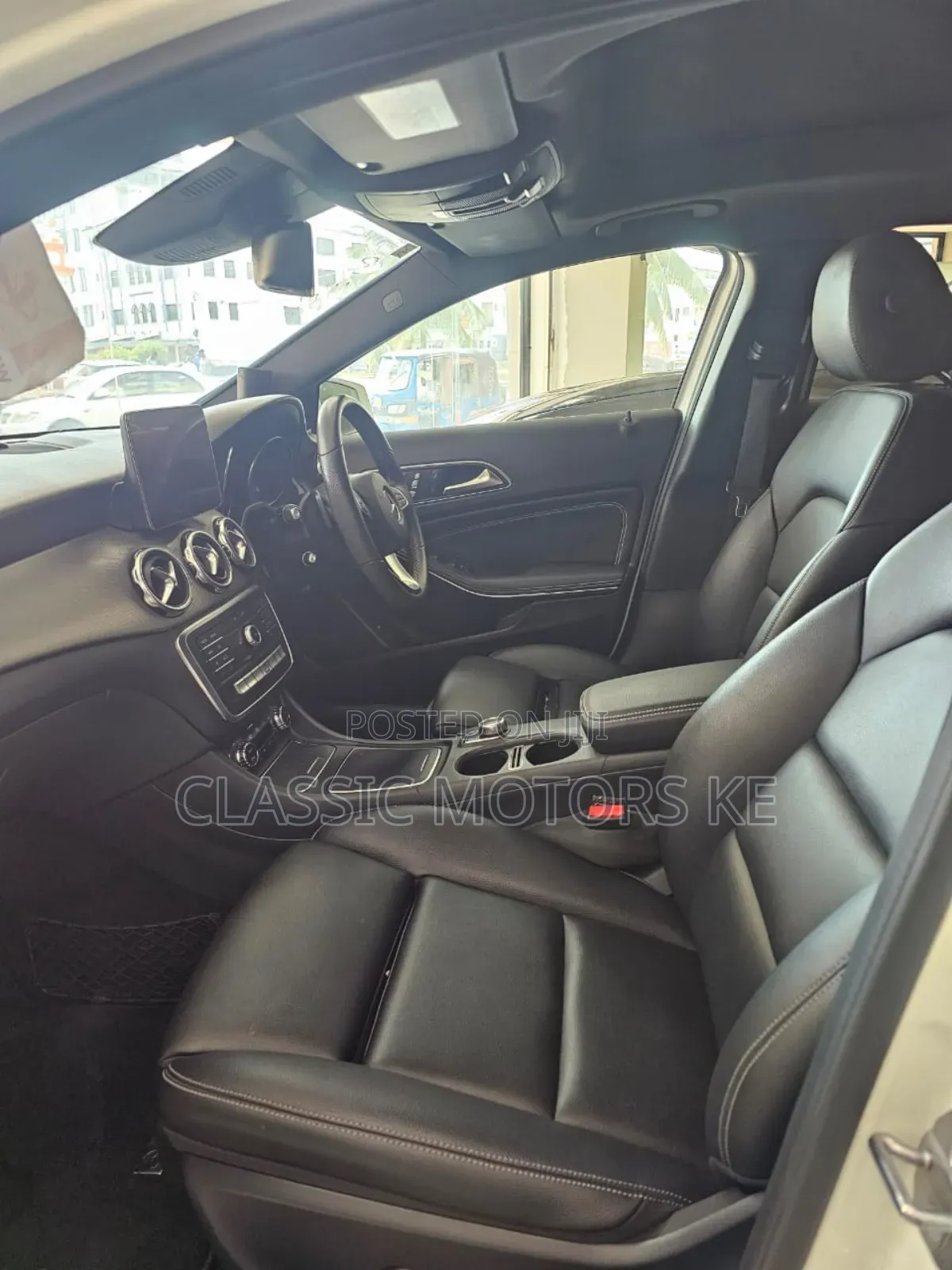 Mercedes-Benz GLA-Class 2019 White