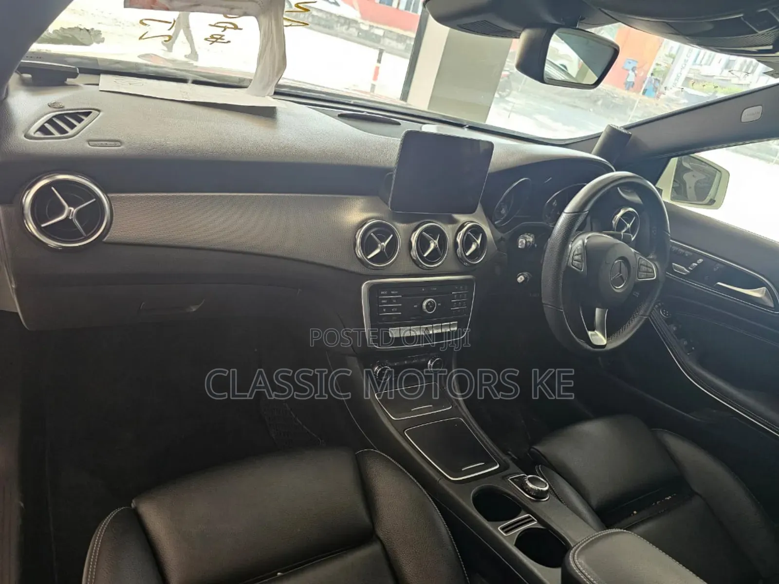 Mercedes-Benz GLA-Class 2019 White