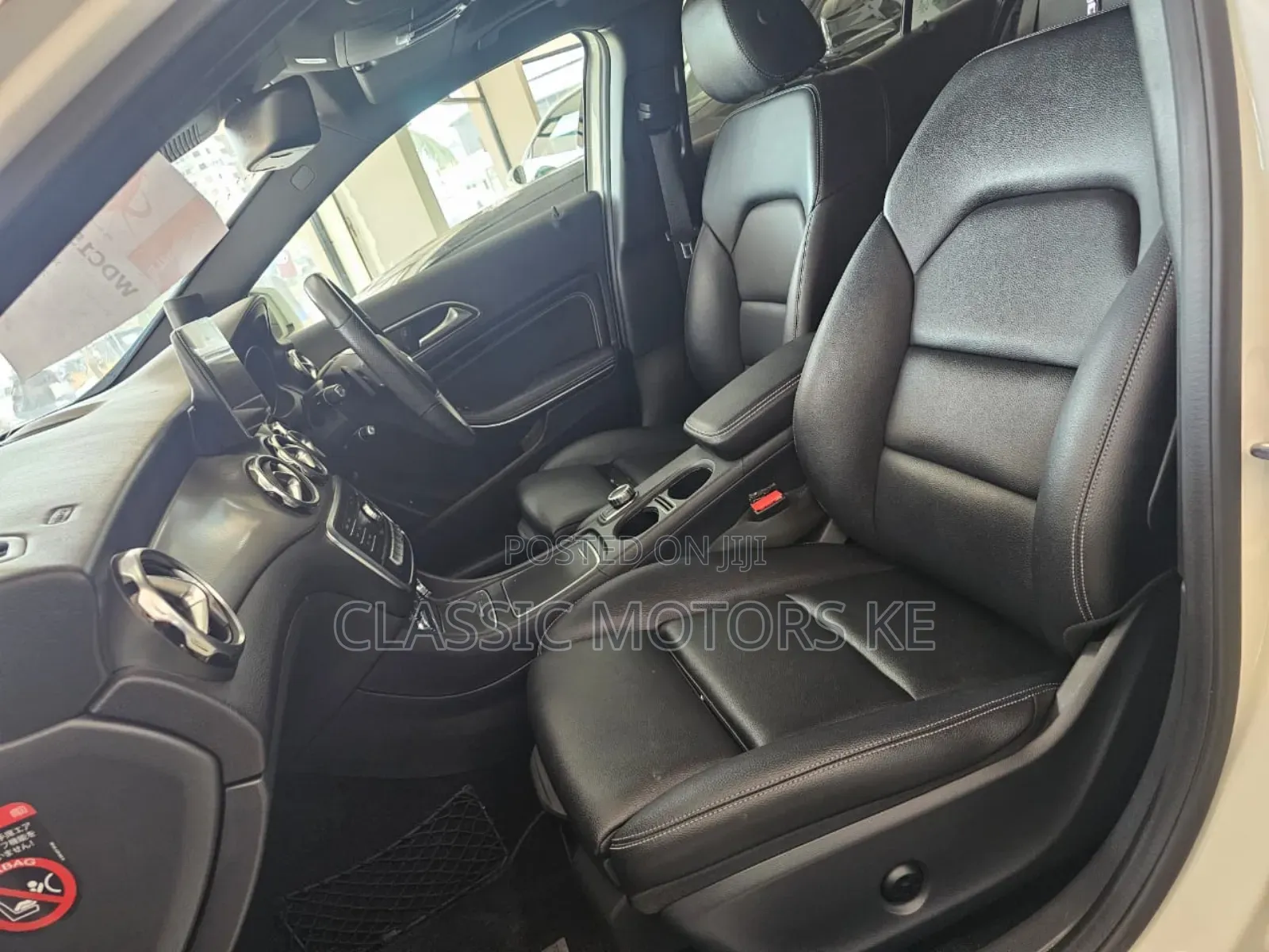 Mercedes-Benz GLA-Class 2019 White