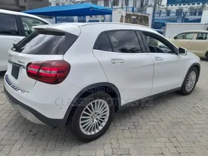 Mercedes-Benz GLA-Class 2020 White