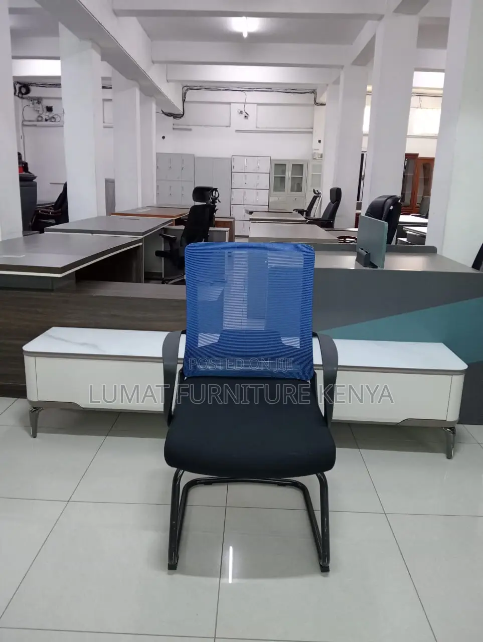 Sleek Reception Mesh Chair