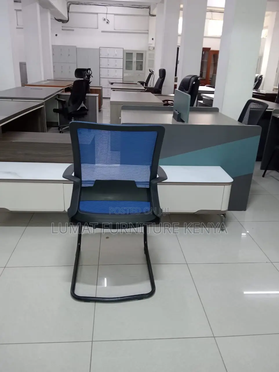 Sleek Reception Mesh Chair