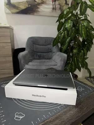 Laptop Apple MacBook Pro 2020 16GB Intel Core I7 SSD 1T