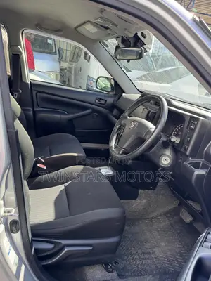 Toyota Probox 1.5 DX Comfort 2WD 2019 Silver