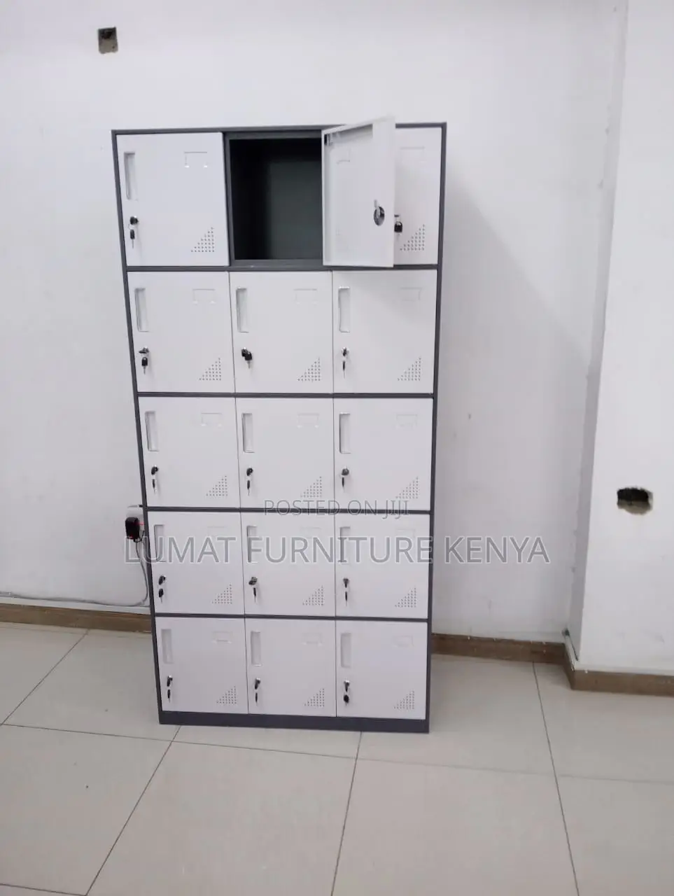 15-Slot Metal Locker Cabinet