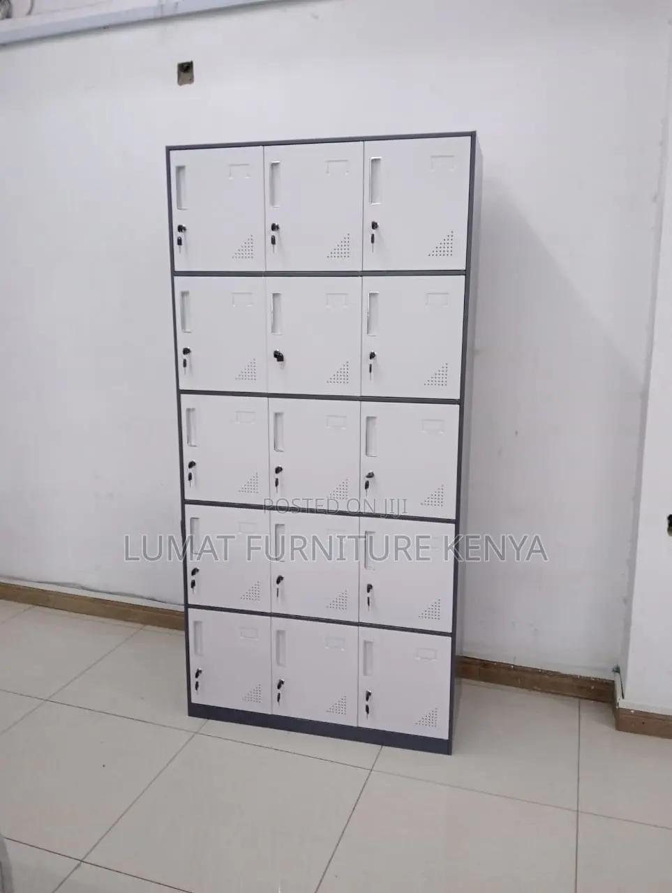 15-Slot Metal Locker Cabinet