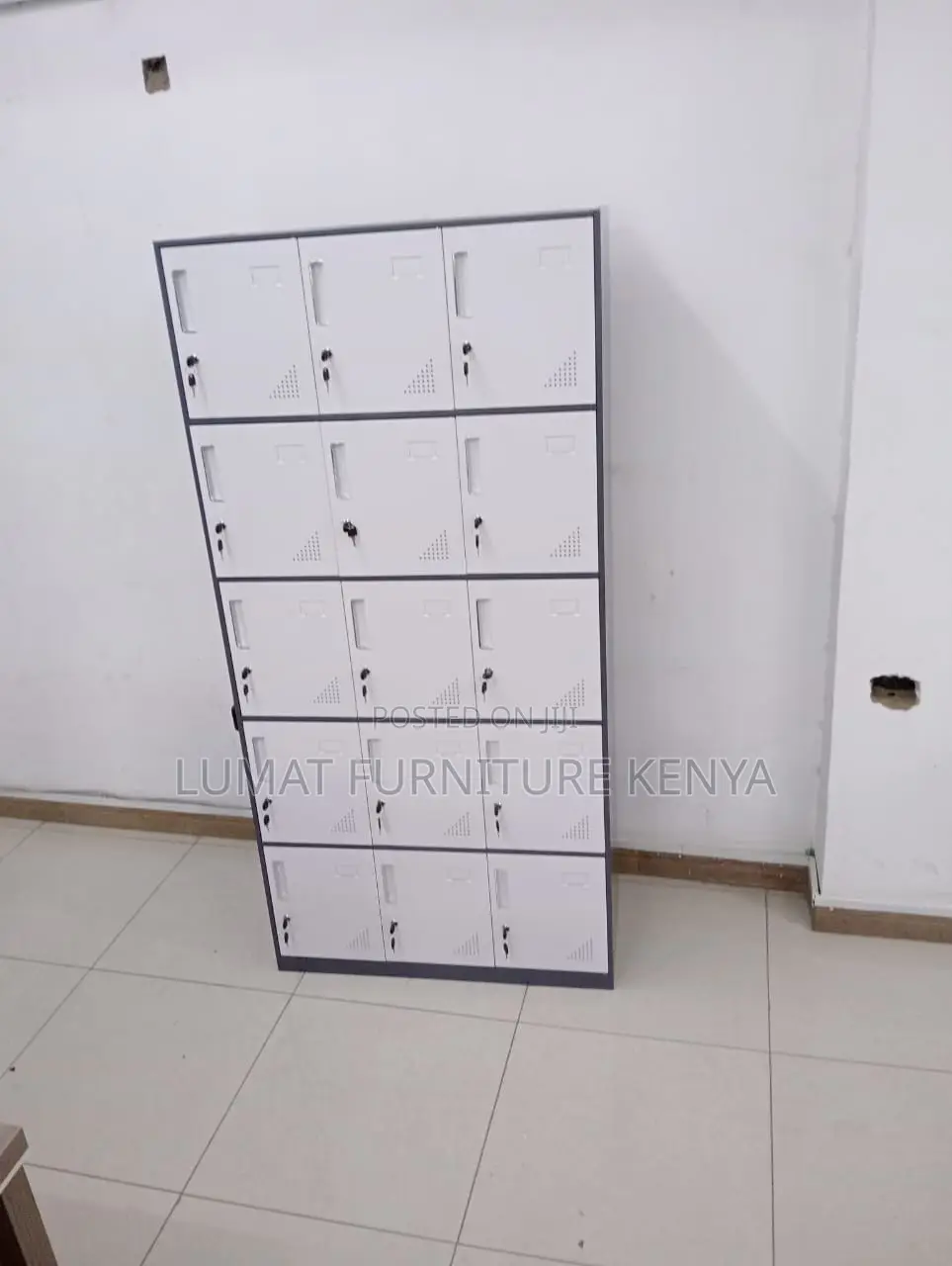 15-Slot Metal Locker Cabinet