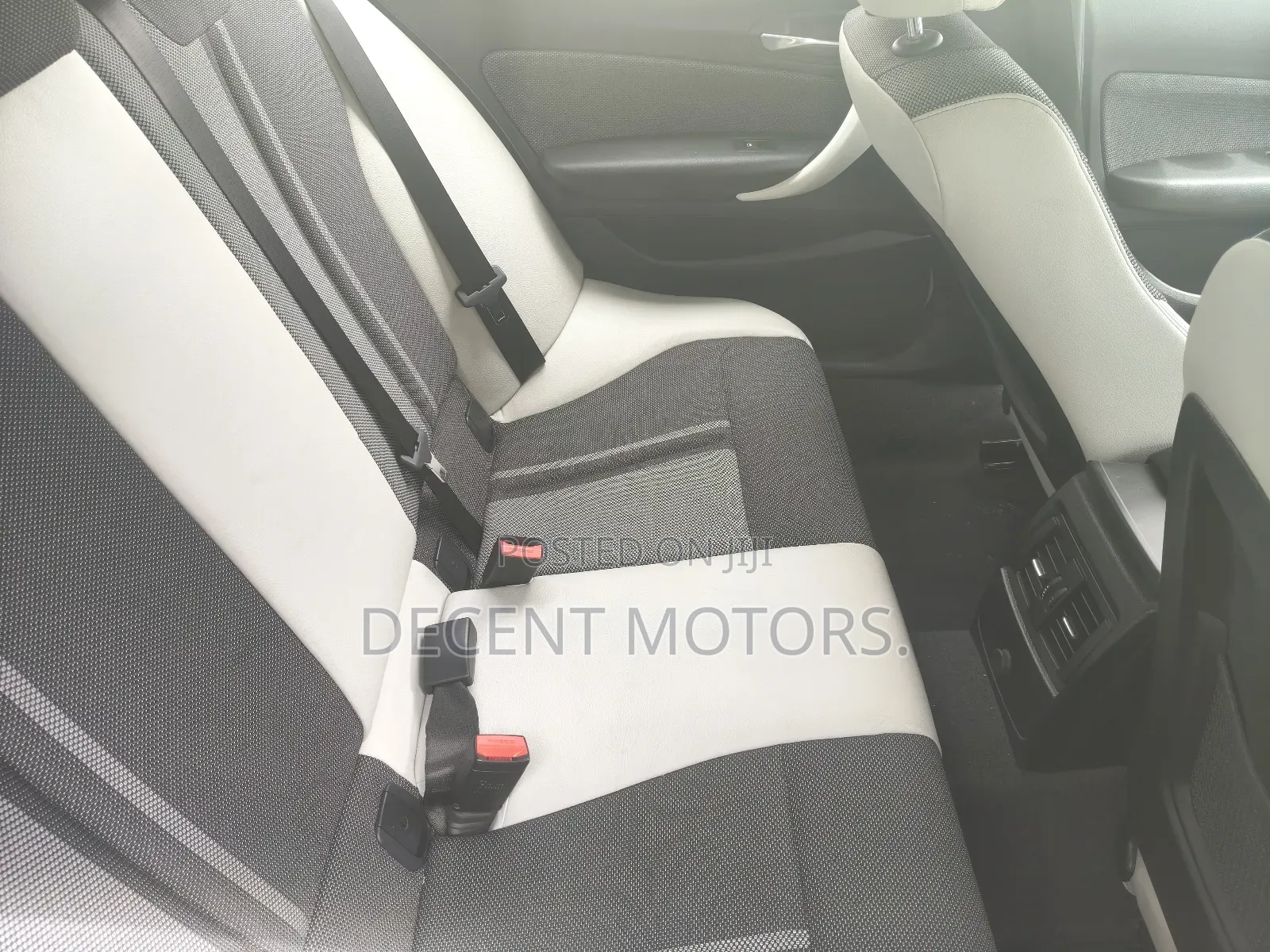 BMW 118i 2019 White