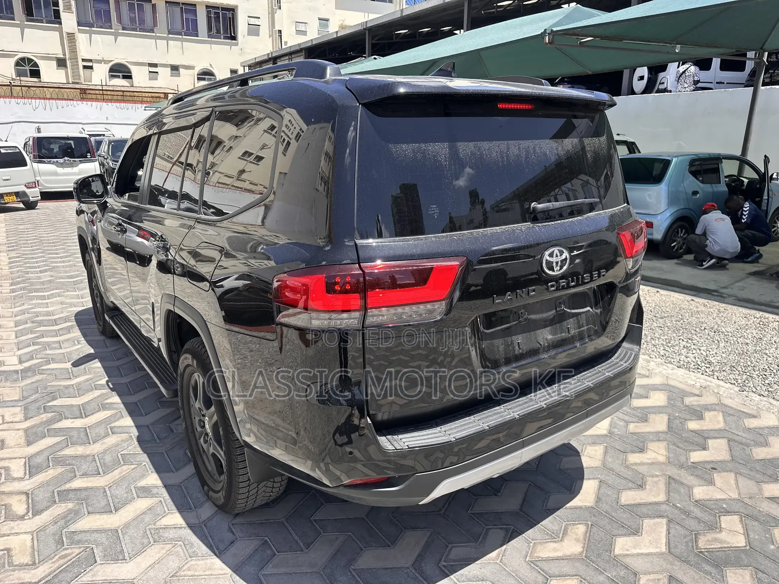 Toyota Land Cruiser LC300 2023 Black
