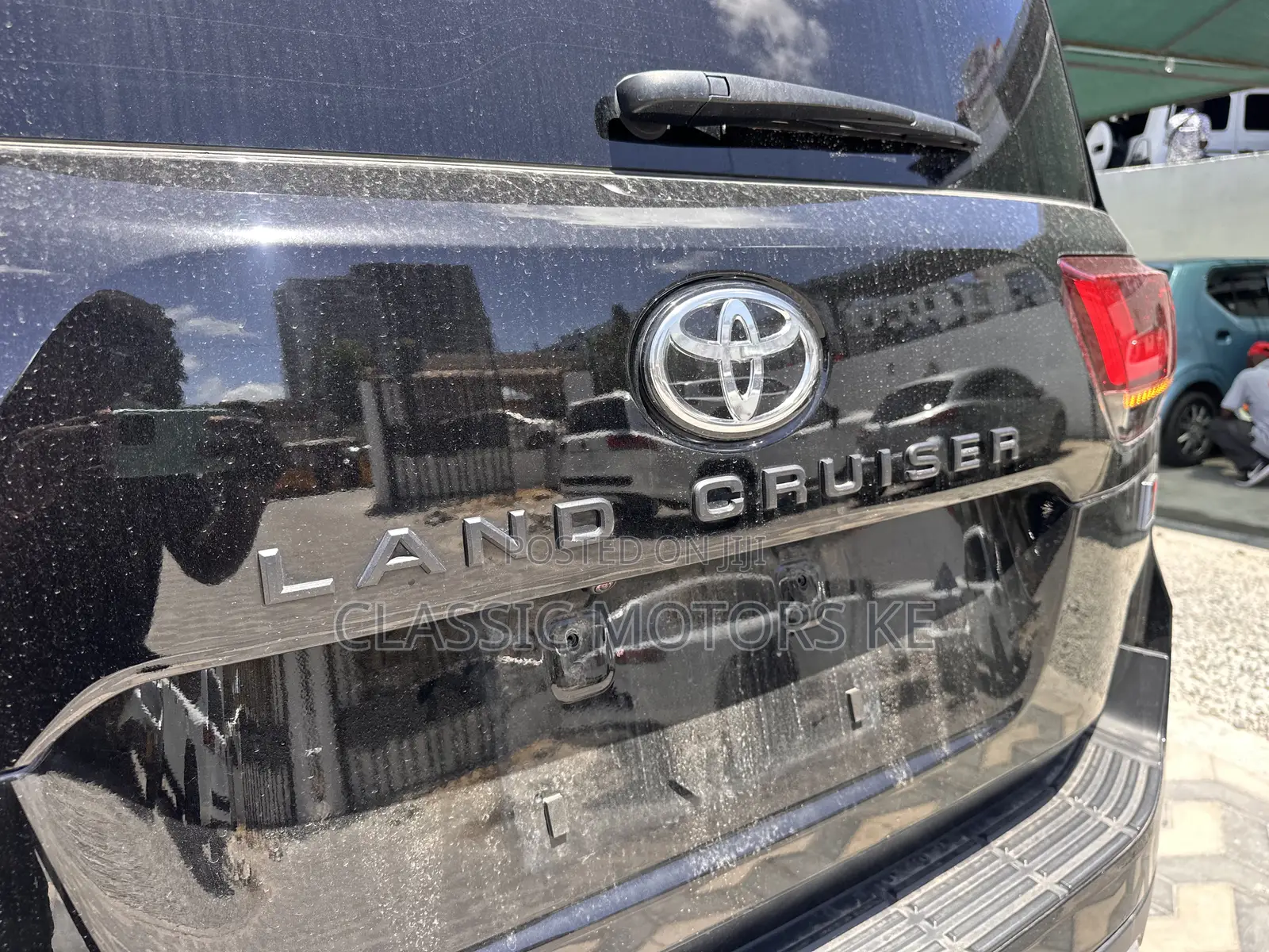 Toyota Land Cruiser LC300 2023 Black