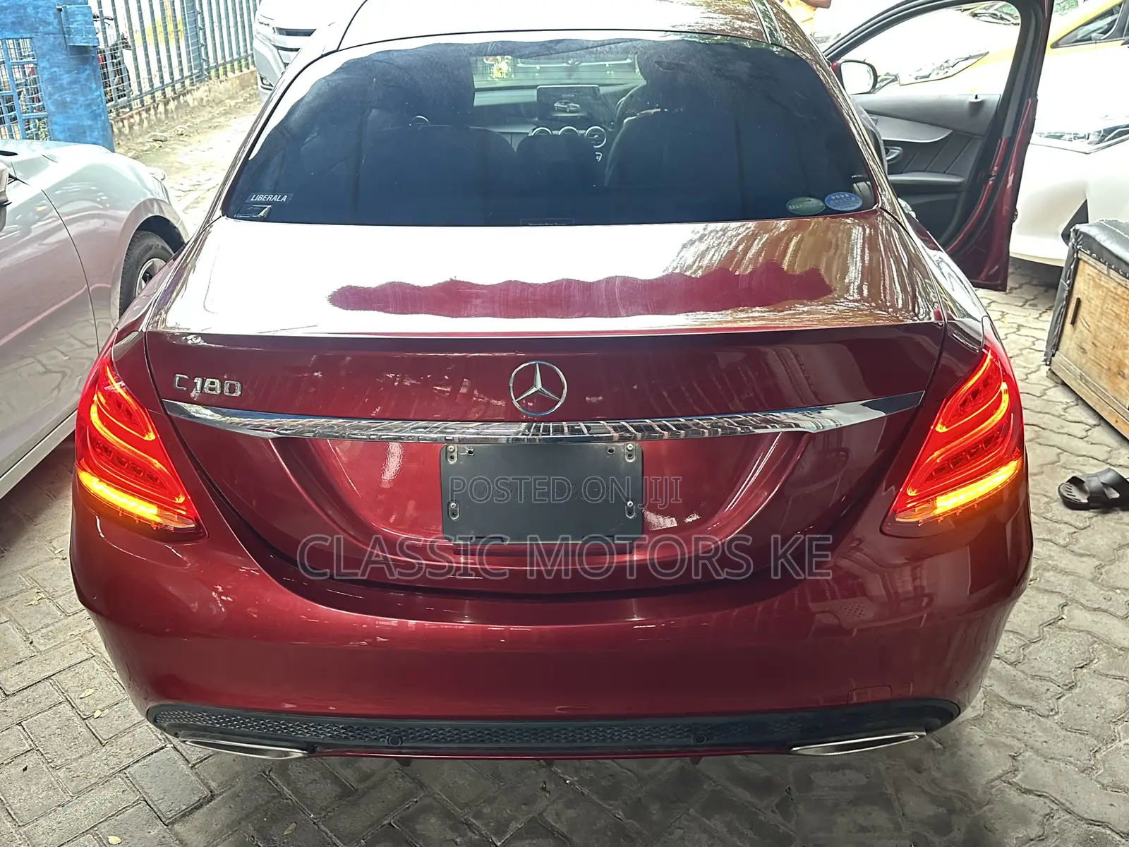 Mercedes-Benz C180 2018 Red