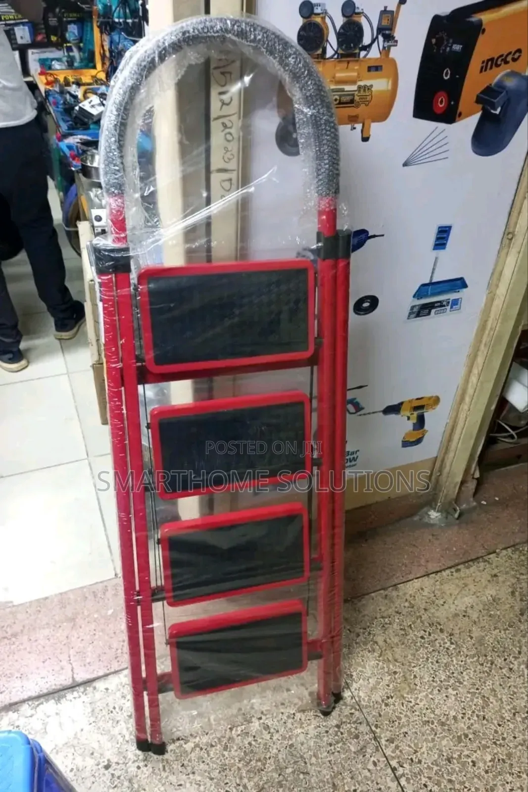 Foldable 4 Steps Ladder