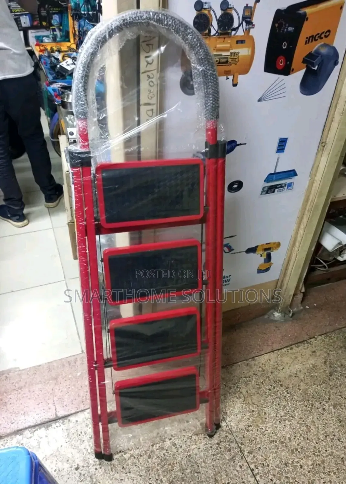 Heavy Duty 4-step Folding Ladder