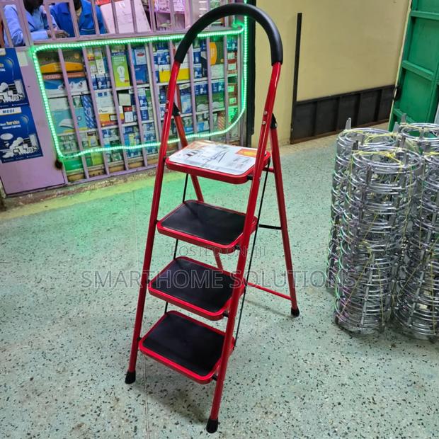 A Shaped Ladder 4 Step