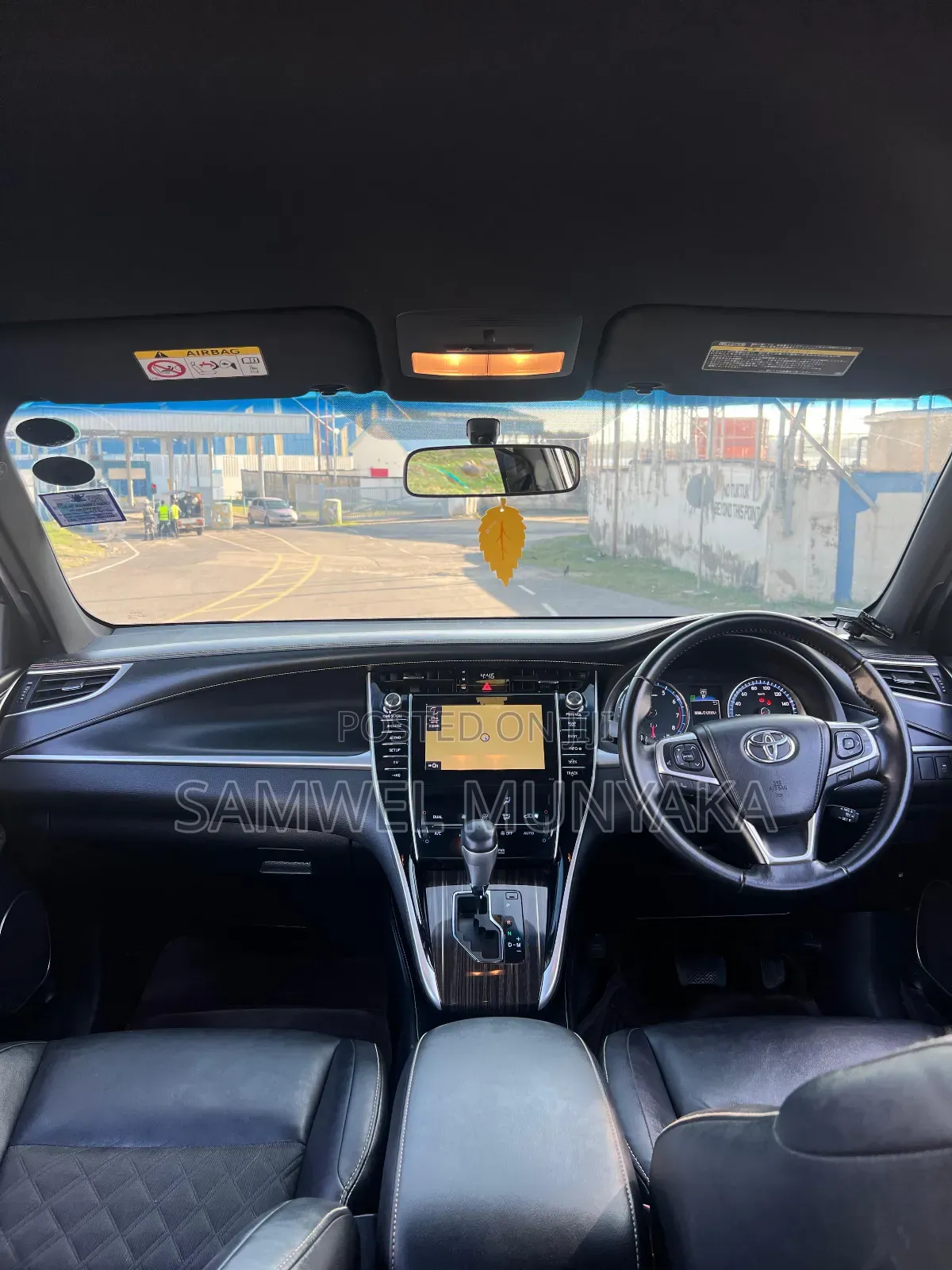 Toyota Harrier 2.0 2016 Black