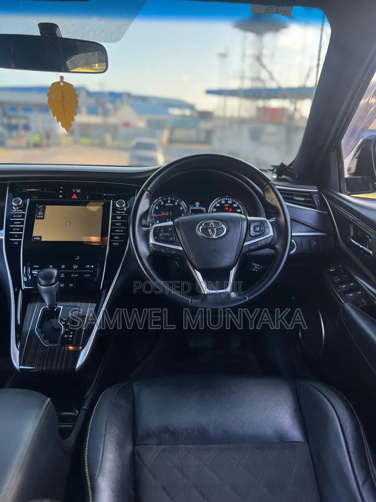 Toyota Harrier 2.0 2016 Black