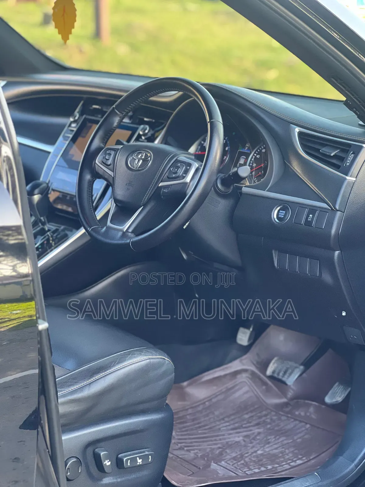 Toyota Harrier 2.0 2016 Black