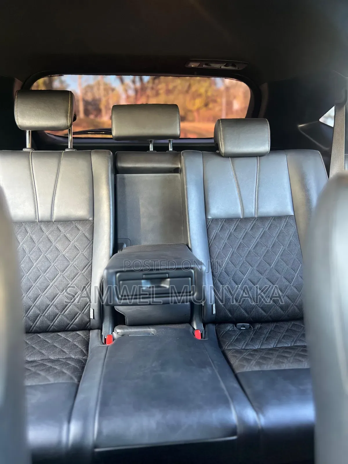 Toyota Harrier 2.0 2016 Black