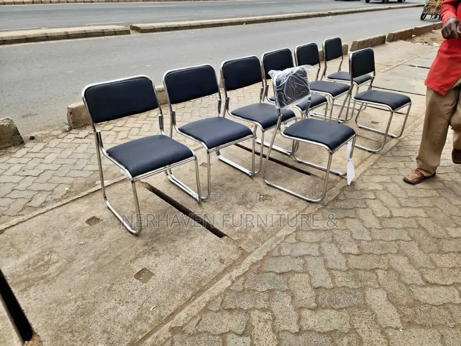 Visitor Lounge Chair – Modern Look