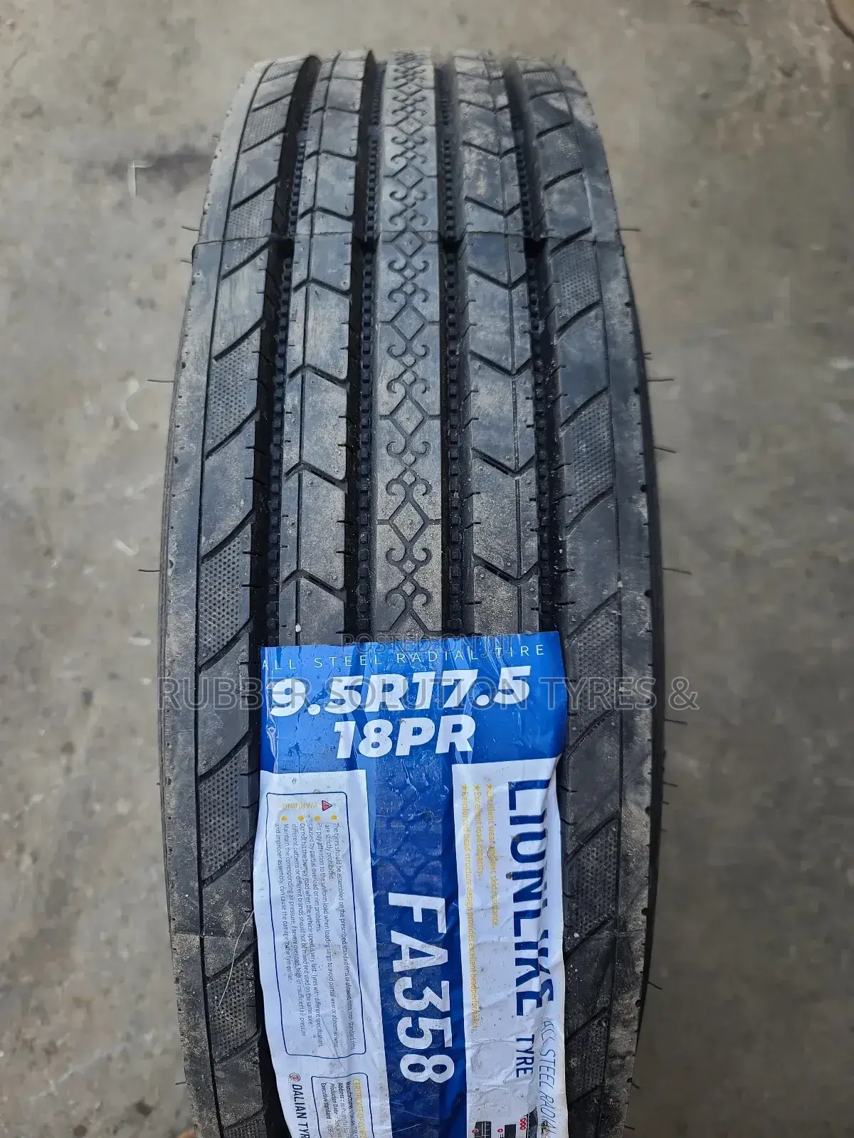 9.5r17.5 Lionlike Tires 18pr