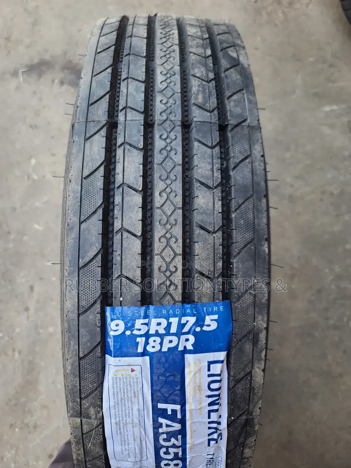 9.5r17.5 Lionlike Tires 18pr