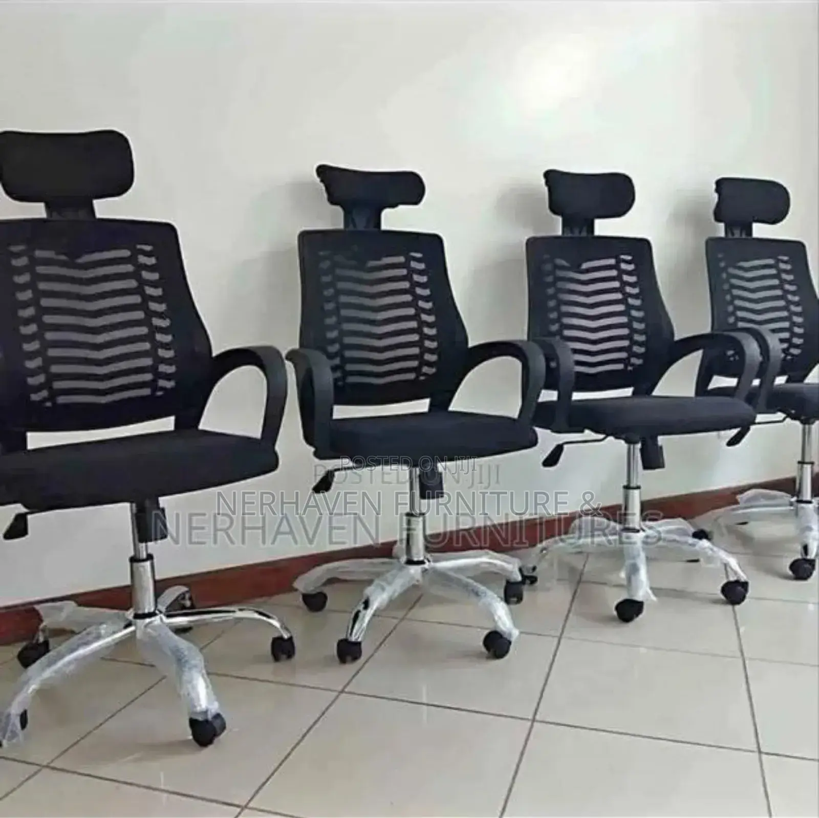 High Back Mesh Chair With Headrest – Comfortable