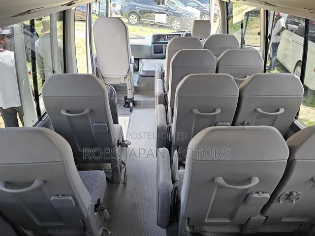 Toyota Coaster 2018 White - thumbnail 6