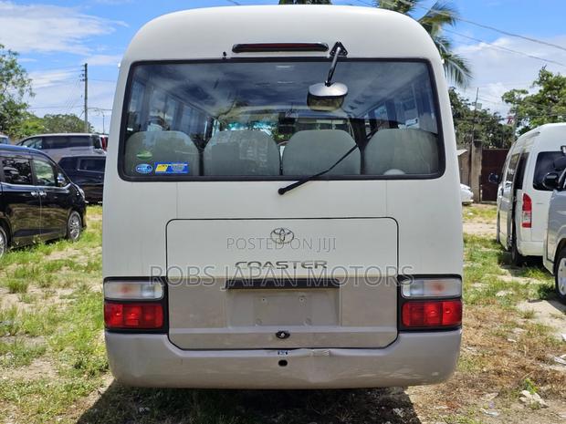Toyota Coaster 2018 White - thumbnail 5