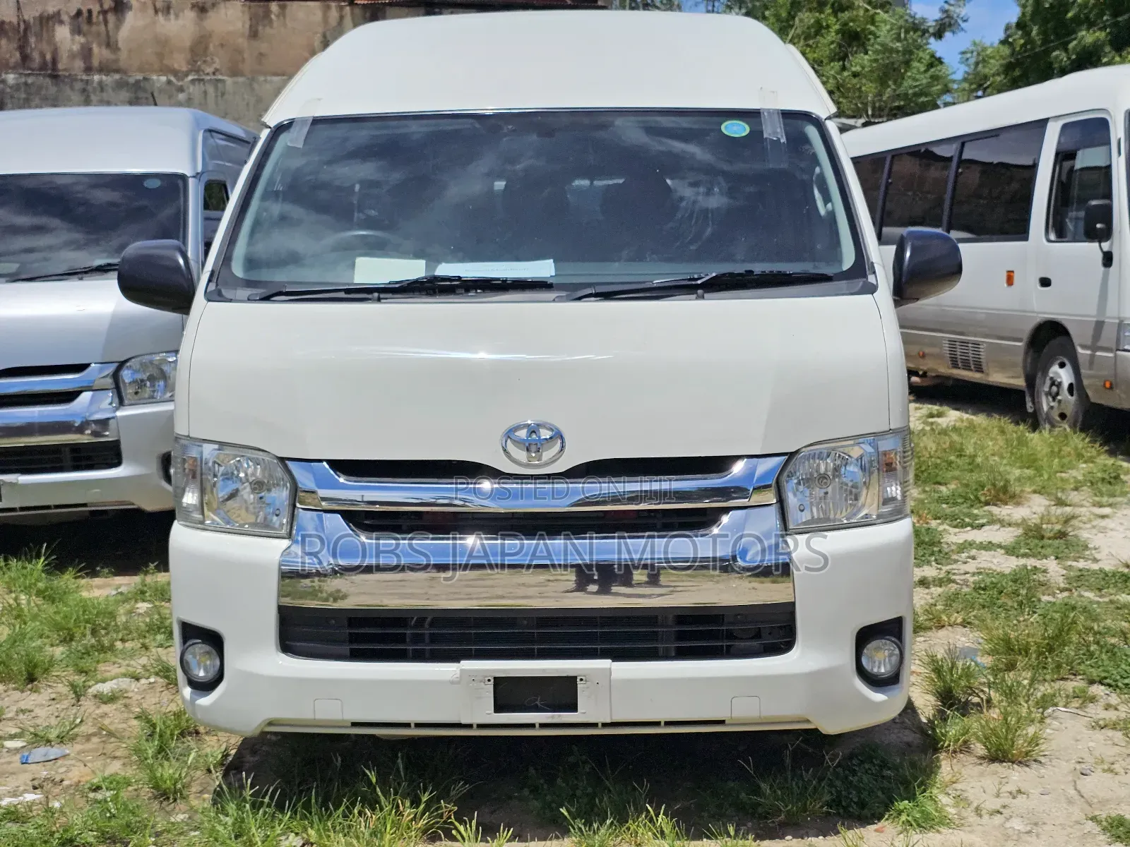 Toyota HiAce 2018 White