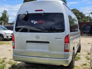 Toyota HiAce 2018 Grey