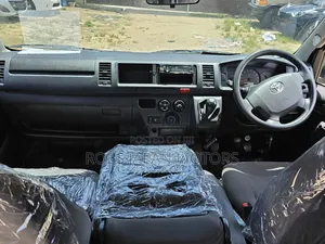 Toyota HiAce 2018 Grey