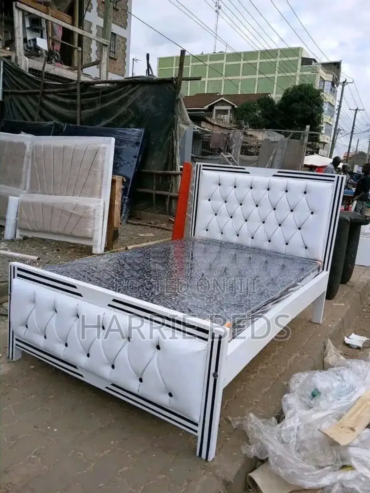 Trending Tufted Mocket Bed