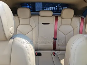Porsche Macan Sport Edition 2018 Off white